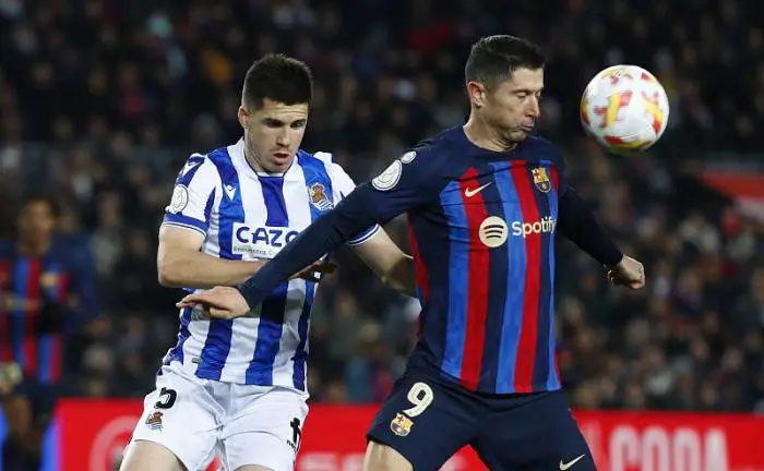 开云电竞-加拿大队带队取胜！，莱万多夫斯基重要时刻比赛规则变更观众掌声雷动(莱万多夫斯基9分钟5球)