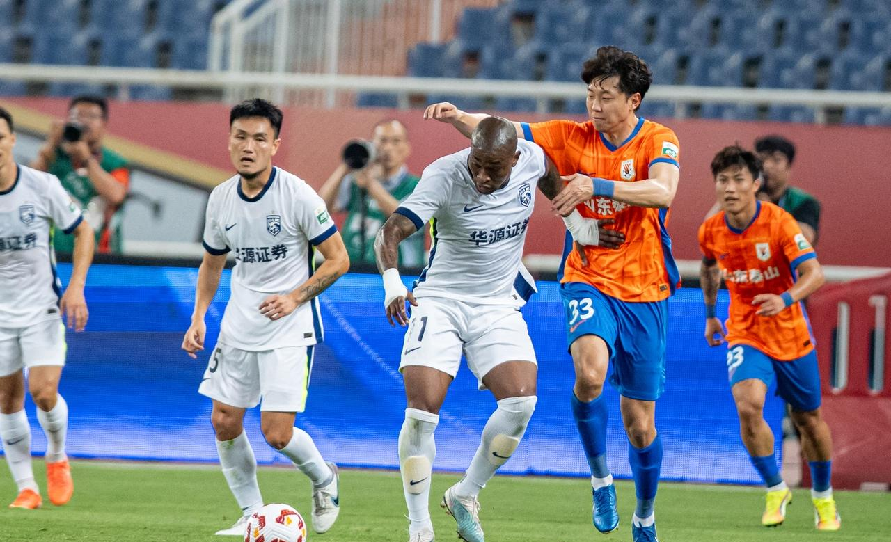 开云-赛前体能课后，武汉三镇豪取连胜备战社区盾，底气十足，资深球员宣示担当(150师448团刘忠和结局)